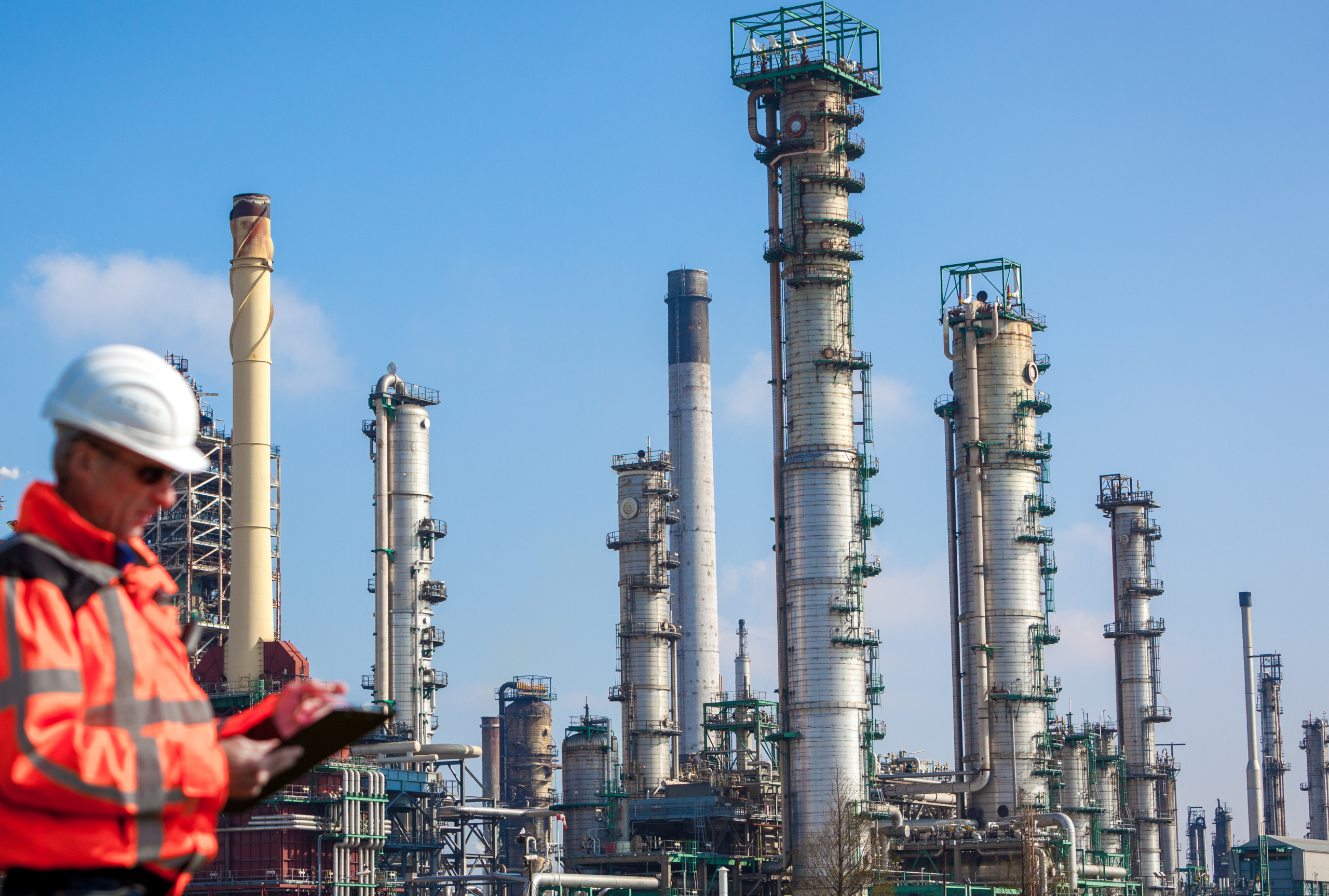 Blue White Futuristic Simple Photo Artificial Intelligence YouTube Thumbnail (33.866 x 29 cm) (42 x 29 cm) (5079 x 3425 px)